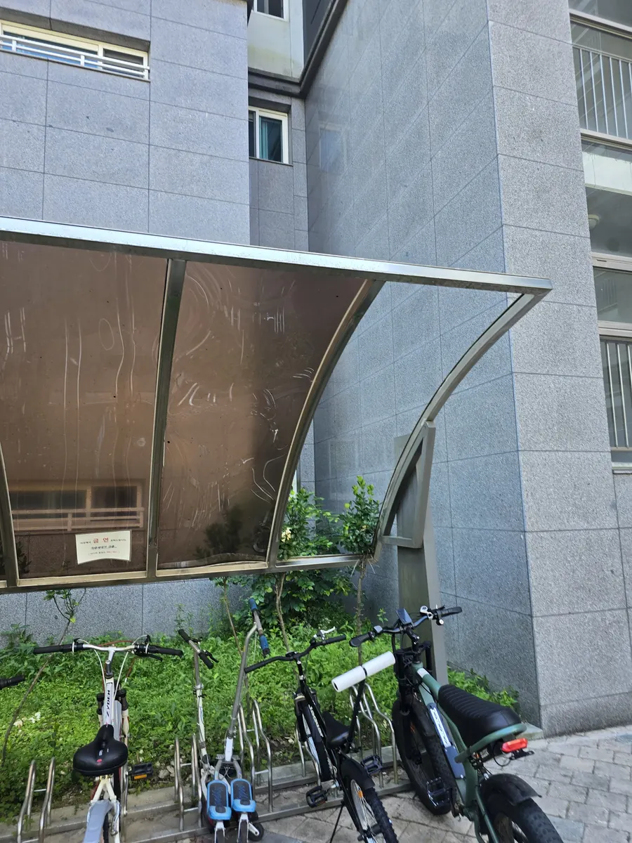 자전거보관소 렉산 지붕 보수 시공 전